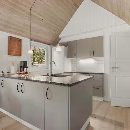 4 Bedroom Cozy In