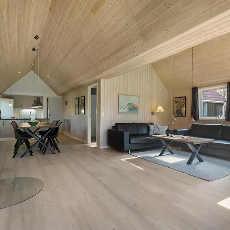 4 Bedroom Cozy In Vejers Strand