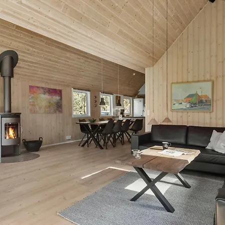 4 Bedroom Cozy In